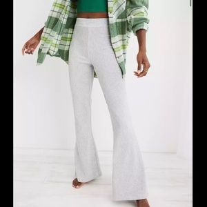 • NWOT• Aerie Groove-On Velour High Waisted Flare Pant
